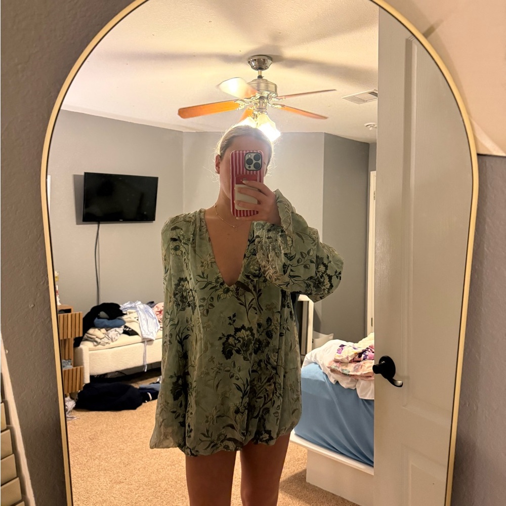 PrettyLittleThing Green Floral dress